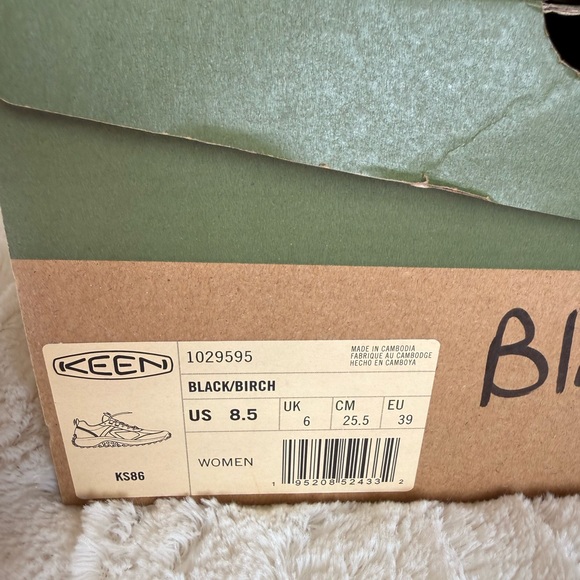 Keen sneakers excellent condition 8.5 - Picture 4 of 6
